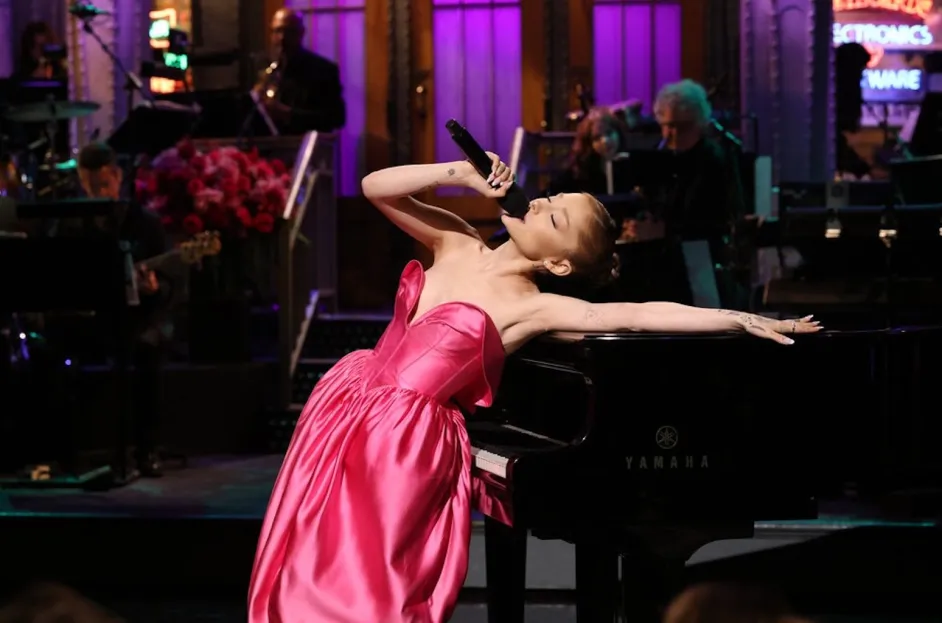 SNL (50:3) Ariana Grande & Stevie Nicks